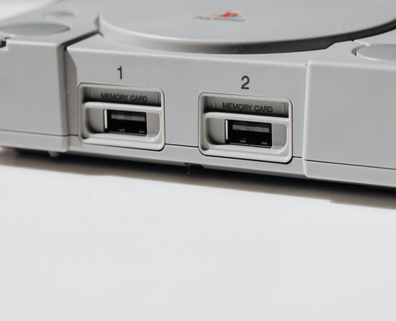 ¿Por qué se podían piratear tan fácilmente los juegos de PS1?